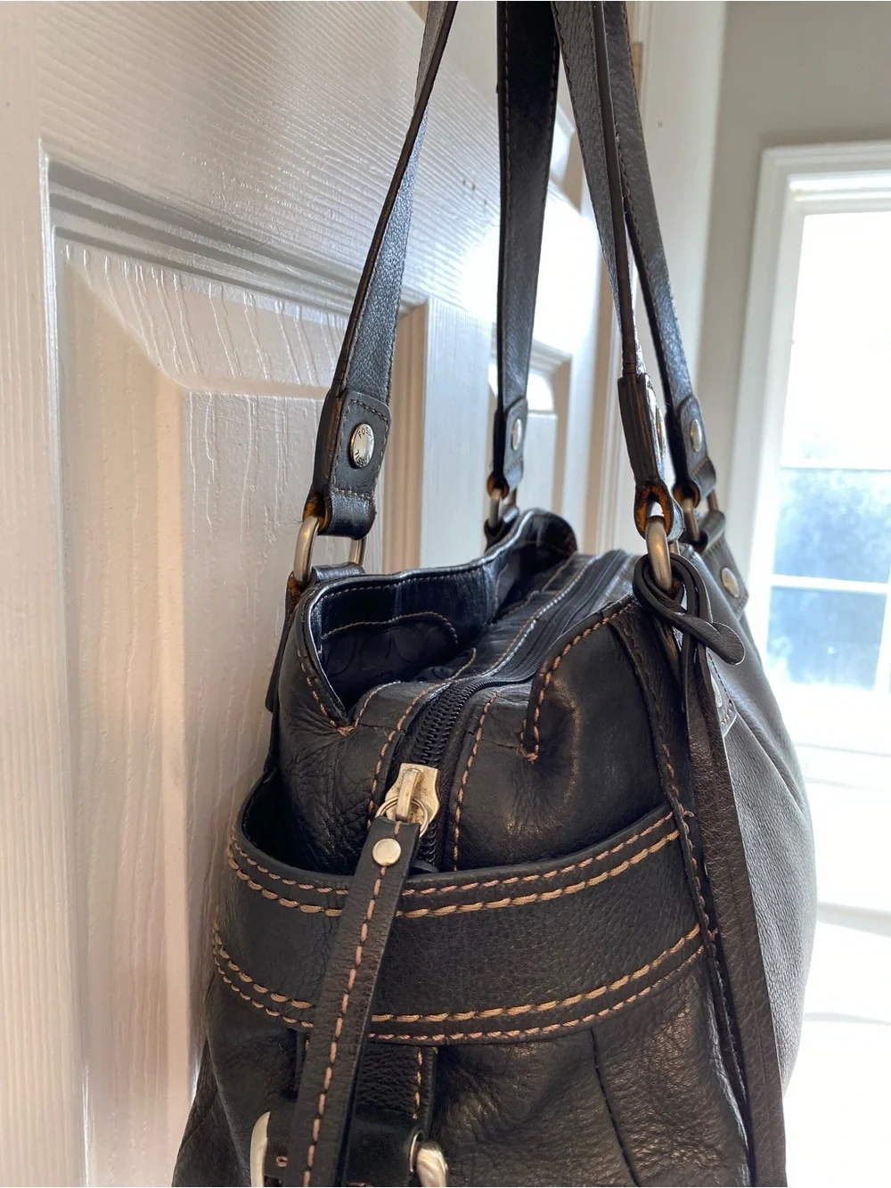 Vintage Fossil Satchel great condition clean interior medium size real leather